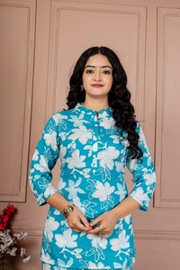 ชุดคุर्ตาพิมพ์ลายดอกไม้สีน้ำเงินสำหรับผู้หญิง แขนเสื้อทรงกลม ทรงตรง สไตล์ชาติพันธุ์ เหมาะสำหรับใส่ในโอกาสสบายๆ งานเทศกาล หรือใส่ในชีวิตประจำวัน - Product Image 6