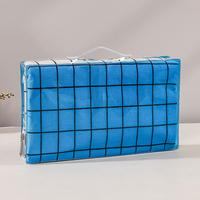 Sac de voyage personnalisé en PVC transparent durable avec fermeture éclair supérieure et poignée, design imprimé sur mesure pour l'emballage de produits de toilette et cosmétiques