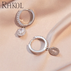 Pendientes de Aro de Circonita Cúbica Chapados en Oro de Diseño Boutique RAKOL EP2835 para Mujer, Novia de Boda, Joyería de Lujo - Product Image 4