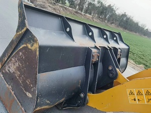Chargeuse frontale 5T 503H à faible nombre d'heures de fonctionnement (2022) avec balance électronique pour le chargement d'agrégats de carrière et les projets de terrassement - Product Image 4