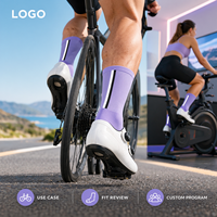 Chaussettes de sport respirantes bleu ciel et vert citron pour le cyclisme, coupe ajustée, maille respirante, bord côtelé, faible volume, zones de couleur inaltérable, échantillon approuvé