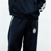 Fabricant de vêtements, survêtement basique 100% coton avec impression sérigraphique et empiècements color block, tenue de sport personnalisable