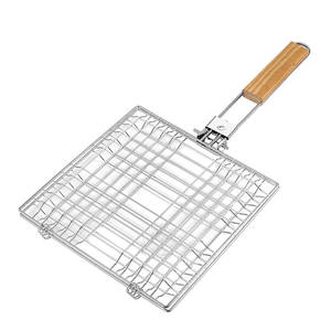 पोर्टेबल स्टेनलेस स्टील बीबीसी ग्रिल के लिए लॉकिंग और तह लकड़ी के हैंडल के साथ पोर्टेबल स्टेनलेस स्टील बीबीसी ग्रिल टोकरी - Product Image 1