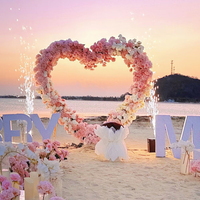 Dekorasi latar belakang pernikahan Hari Valentine pesta dinding bunga hias latar belakang putih lengkungan berbentuk hati merah buatan