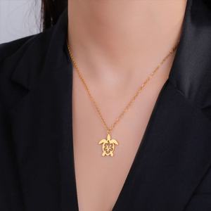 Collar de Tortuga de Acero Inoxidable con Baño de Oro de 18k, Resistente al Agua y al Deslustre, con Logotipo Personalizado para Mujer - Product Image 2