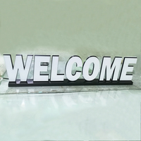 Enseigne de table en acrylique réservée personnalisée et rougeoyante Enseigne de table éclairée Lettres lumineuses à LED de bureau pour panneau d'affichage de marque