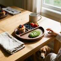 Plateau circulaire en bois massif naturel avec compartiments pour les repas, les collations et les fruits des enfants