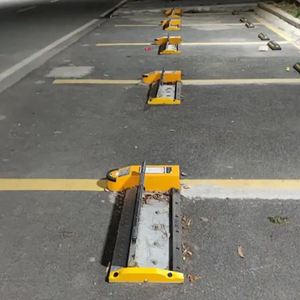 Barrière de stationnement à meilleur prix avec système de verrouillage et machine de paiement - Product Image 5