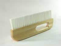 Brosse de nettoyage industrielle CHOPAND, personnalisable, robuste et durable, en poils naturels ou en polyester