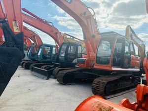Excavadora de orugas Doosan DX300 usada a gran escala en stock, lista para envío inmediato. Excelente máquina con pocas horas de uso. - Product Image 4