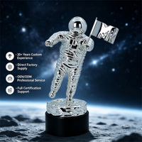 Trophée personnalisé écologique plaqué argent en forme d'astronaute, statue de cosmonaute en métal, plaque commémorative d'événement musical imprimée UV