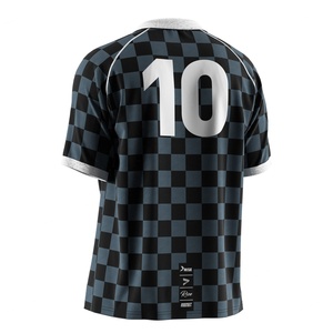 Maillot de football à séchage rapide avec col polo en V, empiècements en maille respirante et graphismes personnalisés pour le port sur le terrain - Product Image 6