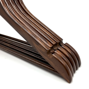 Cintres en bois personnalisés de haute qualité avec logo, vente directe des fabricants, cintres en bois pour hommes - Product Image 5