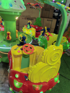 2025 équipement d'amusement d'avion rotatif extérieur carré pour enfants <span class=keywords><strong>de</strong></span> haute qualité 6 sièges carrousels pour enfants sondage <span class=keywords><strong>de</strong></span> pêche <span class=keywords><strong>en</strong></span> vente - Product Image 2