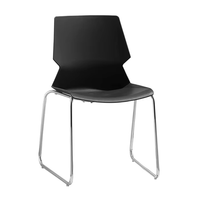 Chaise de salle à manger empilable moderne en plastique coloré sans accoudoirs avec pieds en métal pour les événements, les appartements, les parcs