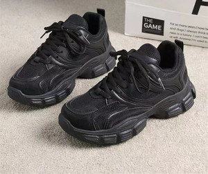 <span class=keywords><strong>En</strong></span> 2025, <span class=keywords><strong>une</strong></span> marque de mode proposant des chaussures de sport décontractées à semelles épaisses et des chaussures de marche tendance, conçues pour hommes et femmes. - Product Image 6