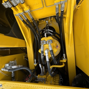 Excavatrice sur chenilles Komatsu PC450LC de 45 tonnes avec moteur Cummins, modèle 2024, pour projets d'infrastructure en milieu désertique à températures élevées - Product Image 6