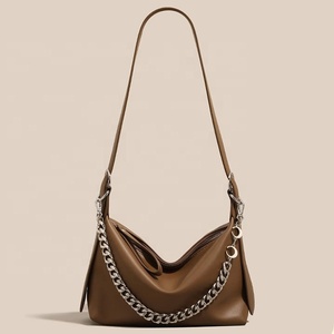 Bolso de cuero genuino con cadena para mujer, nuevo modelo 2026, bolso de cuero suave para llevar bajo el brazo, bolso de hombro de alta calidad, moderno y casual, con LOGO personalizado - Product Image 6