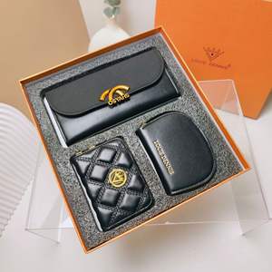 Tarjeta de visita Monedero Conjunto de tres piezas con patrón de letras Material de PVC Cierre de cremallera-Regalo de moda - Product Image 6