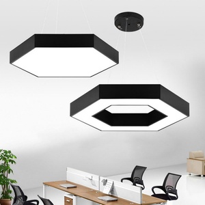 โคมไฟเพดาน LED รูปทรงหกเหลี่ยม พร้อมดีไซน์ที่ปรับแต่งได้สำหรับยิมและสำนักงาน - Product Image 2