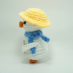 Chapeau en tricot fait main en forme <span class=keywords><strong>de</strong></span> <span class=keywords><strong>canard</strong></span> en fil <span class=keywords><strong>de</strong></span> polyester pour le Nouvel An chinois - Produit fini jaune - Product Image 4