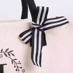 Logotipo de impresión personalizado gran oferta boda cumpleaños playa Festival regalo para mujeres profesor amigo dama de honor inicial Tote bolsas de yute - Product Image 5