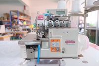 Machine à coudre surjeteuse à lit plat entièrement automatique et informatisée RONMACK RM-NS-4UTQ-BK pour vêtements