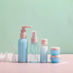 Accessori da viaggio <span class=keywords><strong>per</strong></span> vacanze in <span class=keywords><strong>aereo</strong></span> con borsa da bagno essenziali con borsa da bagno <span class=keywords><strong>per</strong></span> articoli da viaggio blu rosa con spruzzatore di pompa - Product Image 4