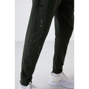 Pantalones Deportivos Color Caqui para Hombre Air Jones Rory - Pantalones Deportivos Casuales y Cómodos con Cintura Ajustable con Cordón y Bolsillos - Product Image 5