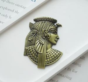 Imán Metálico para Refrigerador con Diseño Clásico de Faraón Egipcio, Acabado Plateado, Regalo Promocional Duradero - Product Image 1