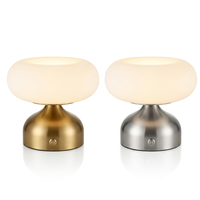 Lampe de table LED nordique rechargeable 2026 de luxe sans fil, petite lampe de bureau à intensité variable au toucher pour restaurant et bar