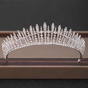 2025 nueva venta al por mayor Boda nupcial coronas de diamantes de imitación oro cristal Metal coronas novias niñas niños belleza Queens precios baratos - Product Image 4