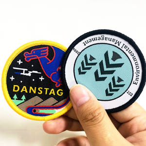 낮은 최소 주문 수량 2023 신상 패션 맞춤형 직조 패치 의류 브랜드 로고 배지 아플리케 의류 패치 - Product Image 2