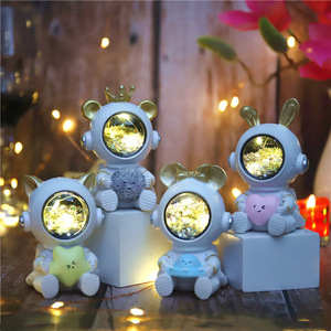 Regalo creativo della decorazione della mano della scatola cieca dell'astronauta per i ragazzi <span class=keywords><strong>Galaxy</strong></span> Guardian volo notte luce stella regalo - Product Image 2