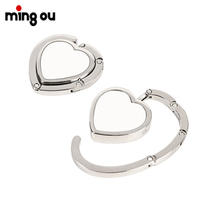 <span class=keywords><strong>Ganci</strong></span> Metallici per Borse da Tavolo, Eleganti <span class=keywords><strong>a</strong></span> Forma di Cuore, Personalizzabili con Logo, Gancio per Borsa in Metallo <span class=keywords><strong>a</strong></span> Forma di Cuore - Product Image 1
