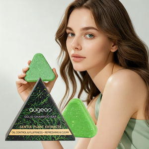 Champú Sólido Natural a Base de Hierbas Nutritivas para el Cabello Verde, Marca Privada Original - Product Image 1