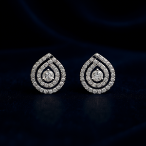 Orecchini a Perno E1707 in Oro Bianco con Diamanti, Forma a Goccia, Taglio Brillante Rotondo, Montatura Circolare, Gioielli Classici da Donna - Product Image 2