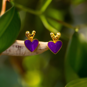 Boucles d'oreilles tendance en forme de cœur violet, plaquées or PVD, en acier inoxydable 316L, durables et résistantes - Product Image 3