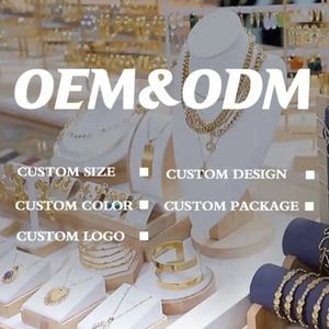 Colgantes y Dijes de Moda Chapados en Oro de 24K, Collar con Logotipo Personalizado y Patrón, Material de Latón para Exhibición de Insignias - Product Image 2