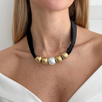 Collier ras du cou imprimé léopard avec perles dorées et pendentif perle, collier vintage élégant pour femme, bijoux de soirée