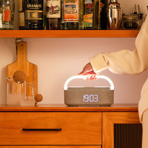 Lámpara de Noche LED Moderna para Dormitorio, Radio FM, Reloj Despertador, Altavoz con Carga Inalámbrica, Batería de 1800 mAh, Plástico ABS, Uso Doméstico - Product Image 3