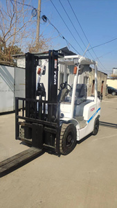 Carretilla elevadora diésel TCM de tres toneladas y tres metros Buen estado Precio bajo Carretilla elevadora serie 30 Stock Carretilla elevadora de combustión interna barata - Product Image 3