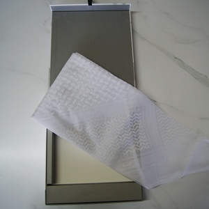 Nouveau design, logo personnalisé, écharpe en coton pour hommes, style musulman <span class=keywords><strong>arabe</strong></span>, modèles classiques, écharpe jacquard rouge et blanche - Product Image 3