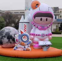 Ensemble gonflable sur le thème de l'espace personnalisé, personnage gonflable géant d'astronaute de dessin animé avec boule lunaire et modèle de fusée