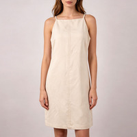 Robe longue blanche élégante à col halter avec embellissement floral 3D fait main et ceinture noire assortie pour tenue de mariage estivale