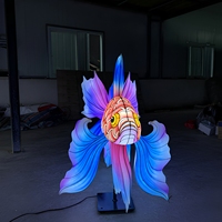 Lanternes en soie personnalisées en forme de poisson Betta fabriquées à l'usine de Zigong |   Lumières LED imperméables en forme d'animaux pour les fêtes et décorations de vacances