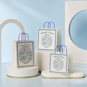 ถุงกระดาษคราฟท์แบบคลาสสิก ทนทาน ปรับแต่งได้ตามต้องการ พร้อมหูหิ้วแบบยาว สีสันสดใส เหมาะสำหรับใส่ของขวัญวันเกิดและพิมพ์โลโก้ของคุณ - Product Image 5