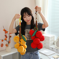 Vente chaude mignon grappe de raisin violet en peluche ornement créatif fruits litchi et raisin en peluche porte-clés pendentif