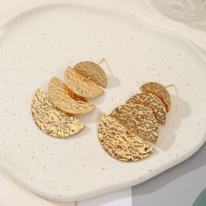 Pendientes de Oro Irregulares de Estilo Personalizado Jingciren Boutique, Gran Venta, Estilo Hong Kong, Elegantes para Mujer, con Caja de Regalo - Product Image 6