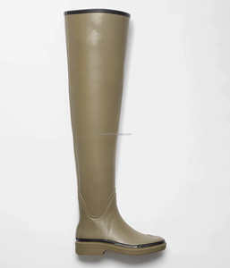 Bota de Chuva Feminina de Luxo <span class=keywords><strong>Original</strong></span> 22K Cano Alto de Borracha Outono/Inverno 2022 Estilo Streetstyle Salto 1cm Cano Largo - Product Image 4